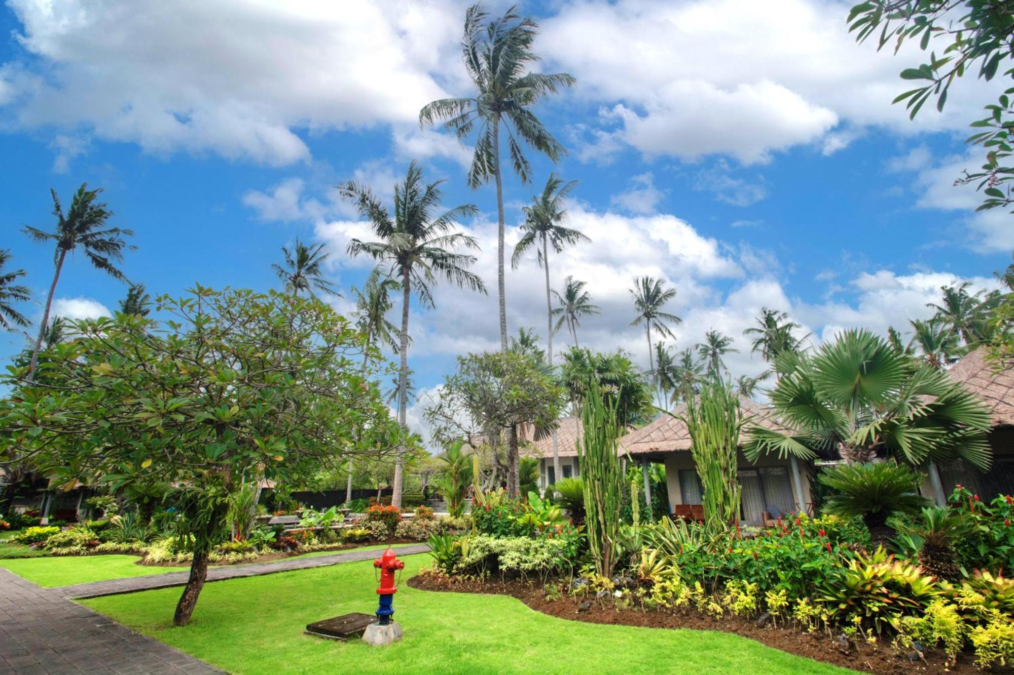 Nirwana Beach & Resort Candi Dasa  Exterior photo